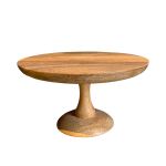 Cake stand on feet hg 11 ø 21cm wood Cake stand on feet hg 11 ø 21cm wood