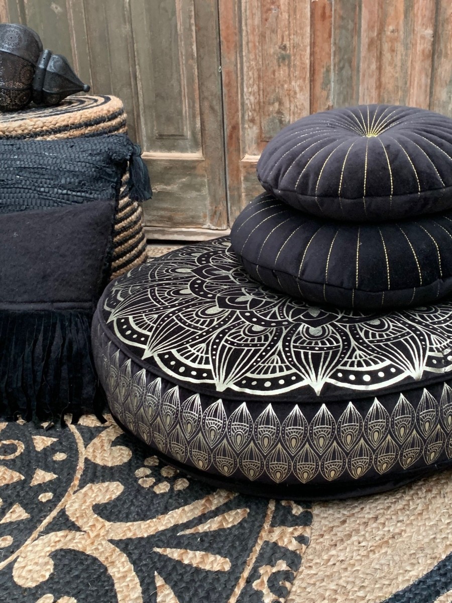 cushion velvet black with gold thread round 50cm